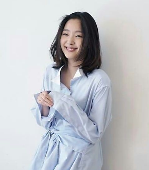 Makin Glowing, 10 Potret Kim Go Eun yang Kini Genap 30 Tahun