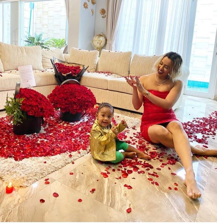 Mama yang Hits Banget, 10 Potret Menawan Kimmy Jayanti Asuh Anak