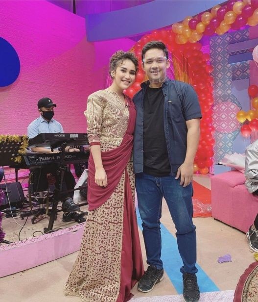 Walau Telah Pisah, 5 Artis Ini Tetap Mendapat Kejutan dari Sang Mantan