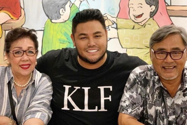 Family Man! Ini 10 Bukti Ivan Gunawan Dekat dengan Keluarganya