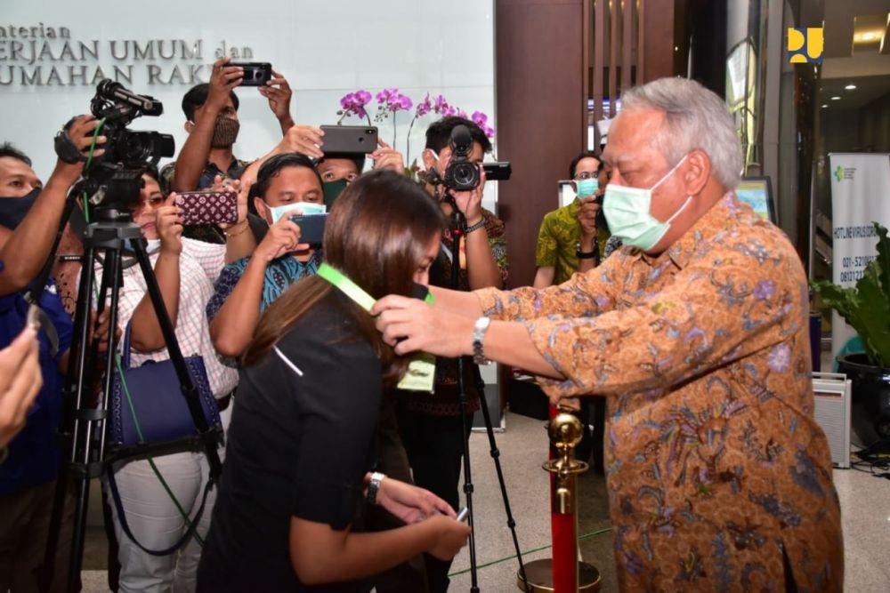 Kalung Anti Corona Diproduksi Massal Bulan Depan