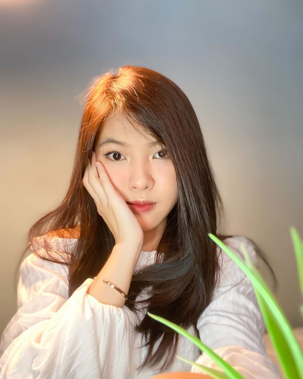 Sering Dibilang Mirip Han So Hee, 10 Potret Mira JKT48 yang Memesona