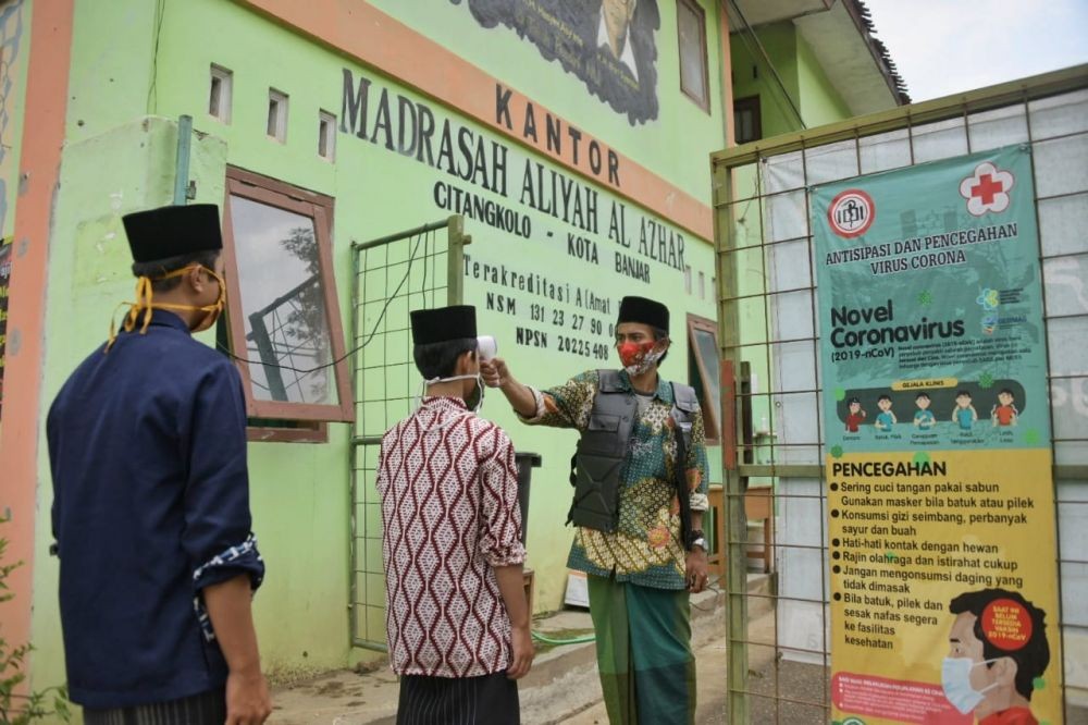 Sah! Provinsi Jabar Lahirkan Perda Pesantren Pertama di Indonesia