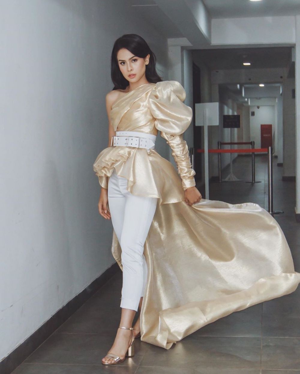  OOTD  Paling Modis dari Maudy Ayunda dari Kasual hingga Kebaya