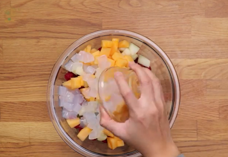Cuma 15 Menit, Resep Mudah Membuat Salad Buah Yoghurt ala Yummy App