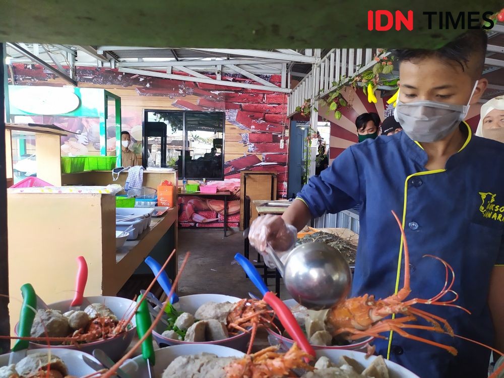 Pertama di Palembang, Bakso Lobster yang Bikin Ketagihan!