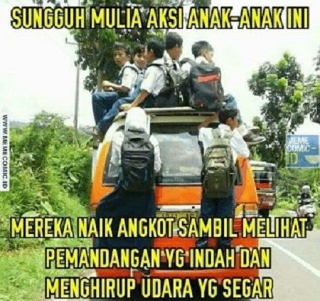 10 Momen Lucu Waktu Naik Angkot, Aksi Penumpangnya Gak Terduga