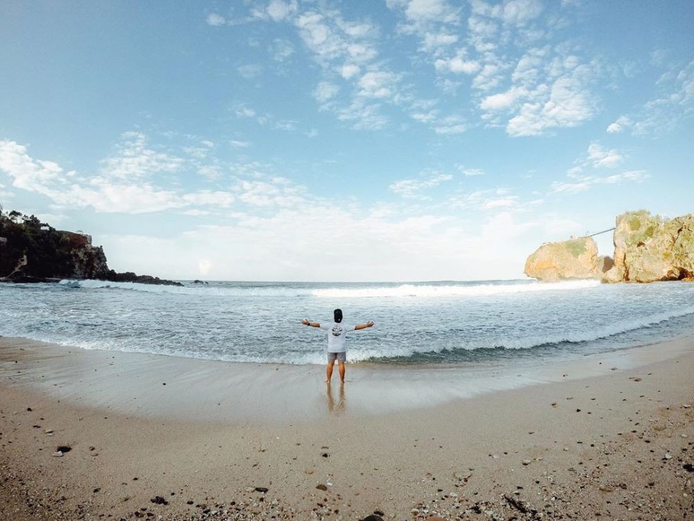 10 Pantai Paling Eksotis di Yogyakarta yang Memanjakan Mata