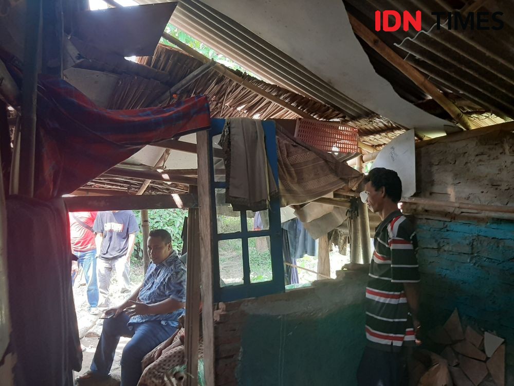 Tak Dapat Bansos, Warga Miskin: Petugas Desa Hanya Foto-foto Doang