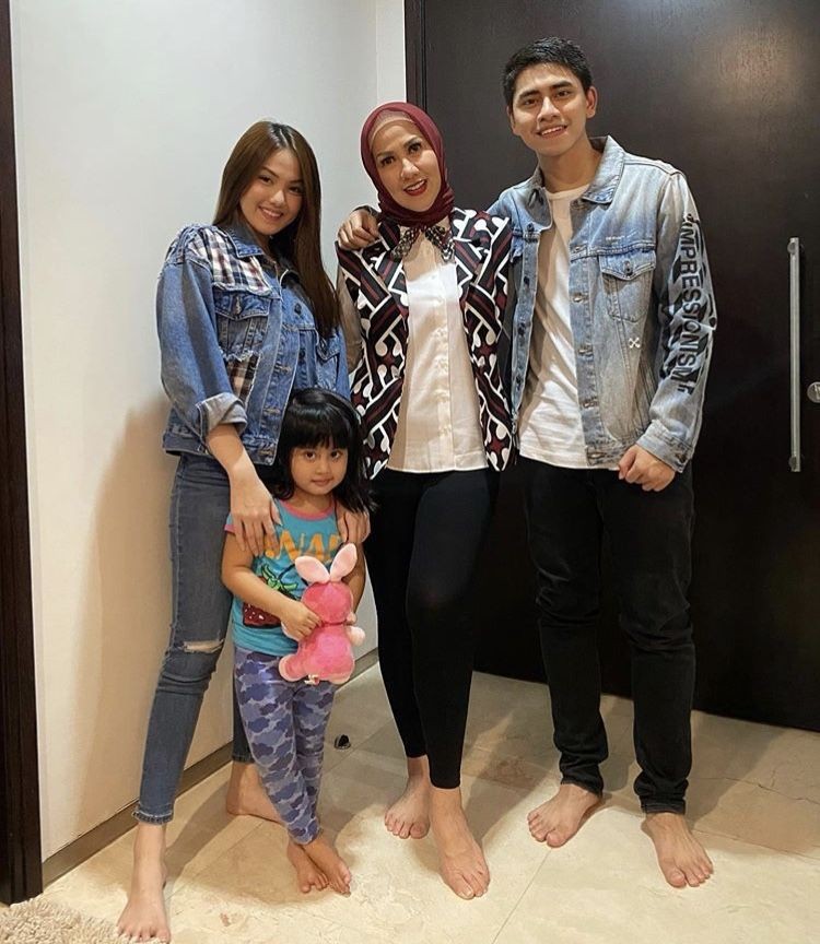 Beri Kado Mobil Mewah, 10 Kemesraan Athalla Naufal dan Aisyah Aqilah