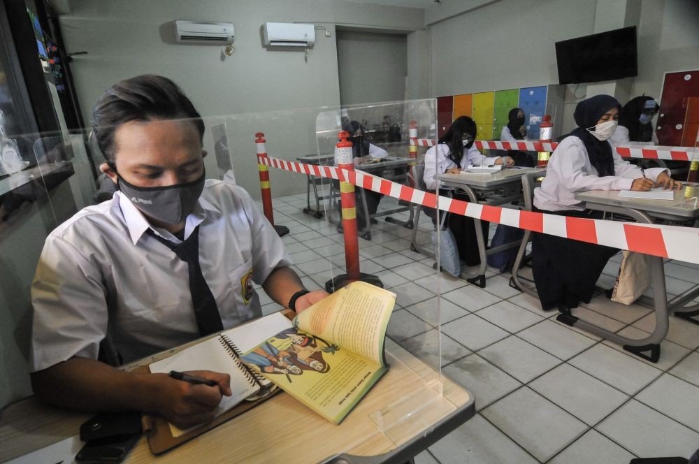 Sekolah di Makassar Dibuka Jika Kasus COVID-19 Menurun