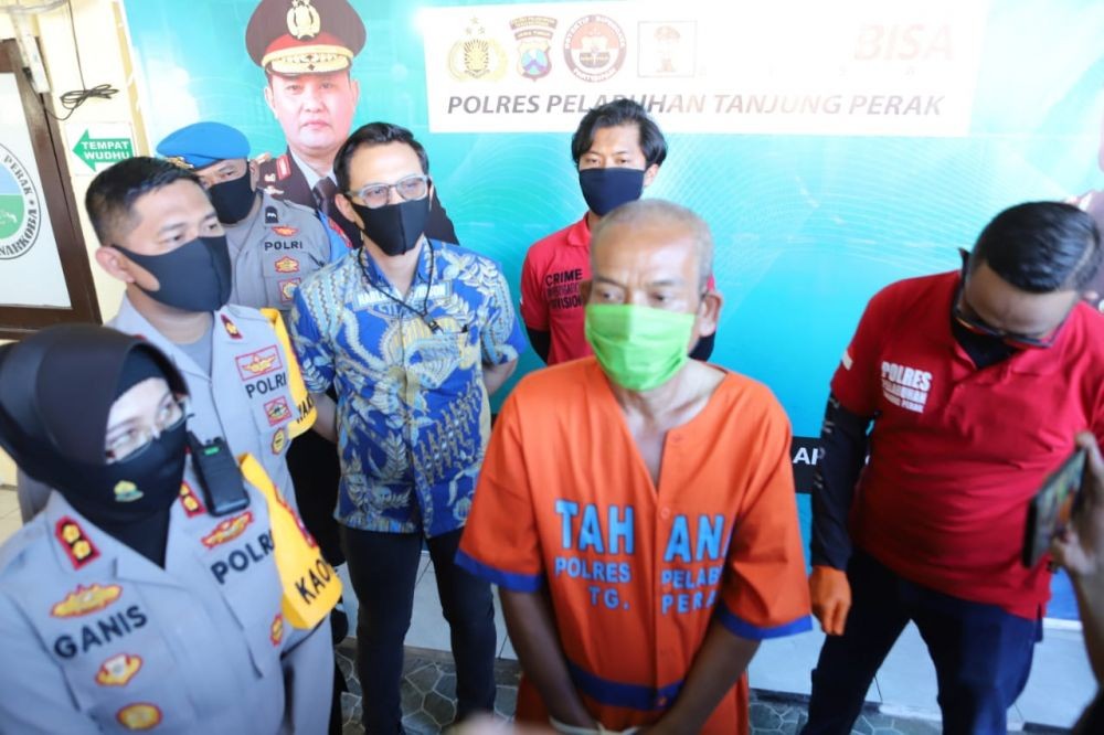 Berbekal TikTok, Pembersih Makam di Surabaya Cabuli 10 Anak-anak