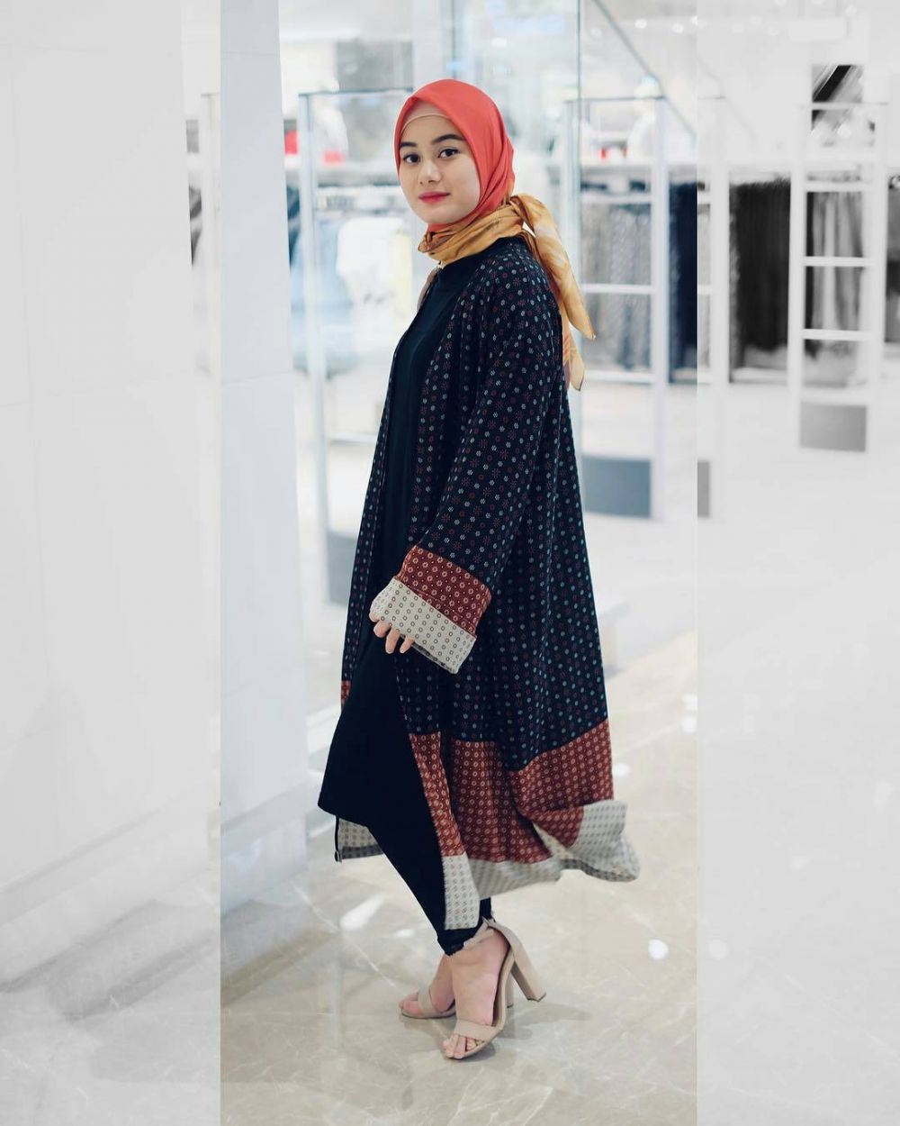 Anggun, 12 OOTD Dinda Hauw yang Bisa Jadi Inspirasi Para Hijabers