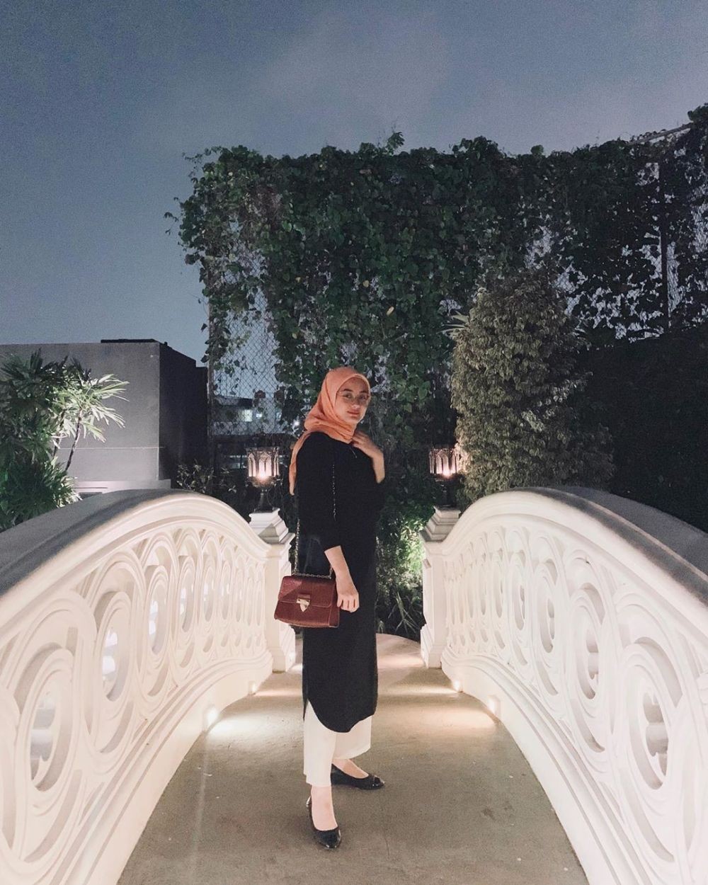 Anggun, 12 OOTD Dinda Hauw yang Bisa Jadi Inspirasi Para Hijabers