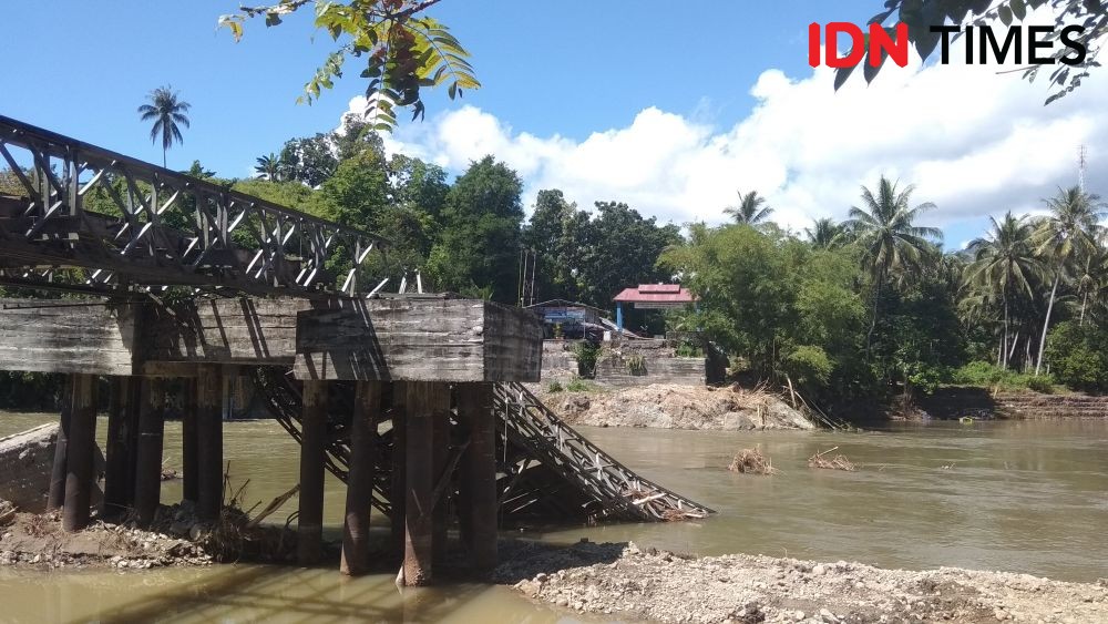 Tak Kunjung Diperbaiki, Jembatan Gantung Bone Bolango Gorontalo Ambruk