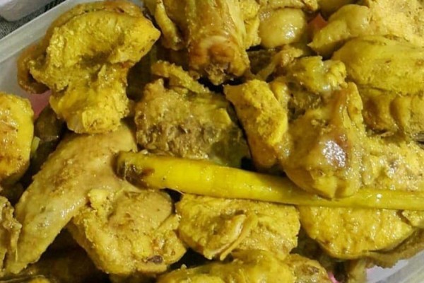 Resep Ayam Ungkep Bumbu Kuning, Bisa Jadi Stok Lauk Yang Praktis