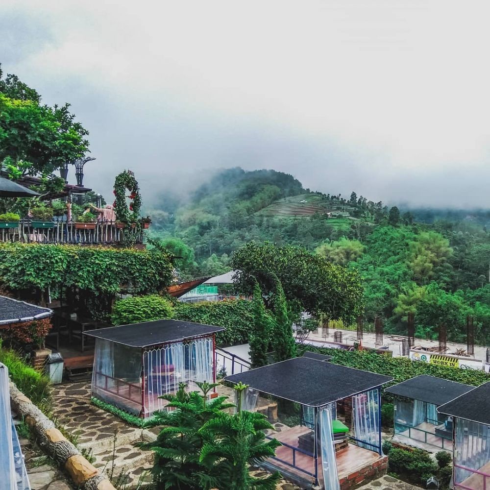 10 Spot Foto Unik di Bandung yang Paling Hits dan Instagramable