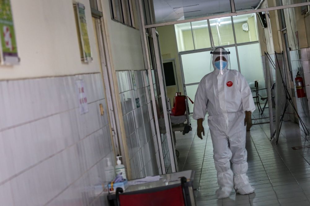 Cerita Perawat Setahun Pandemik, Tak Lagi Bebas Peluk Anak