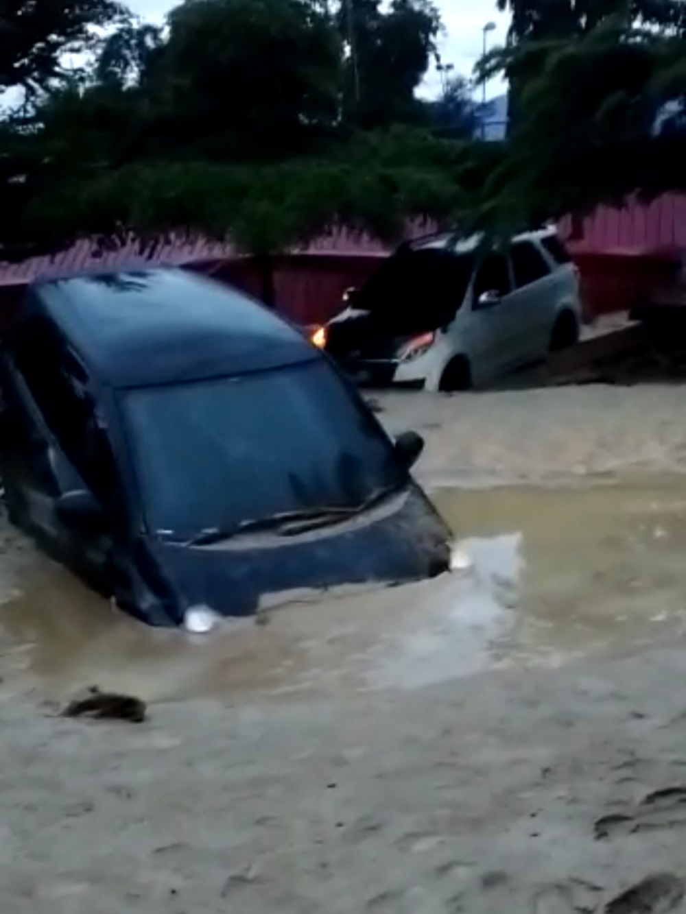 Banjir Bandang di Masamba Tewaskan Warga, Trans Sulawesi Terputus