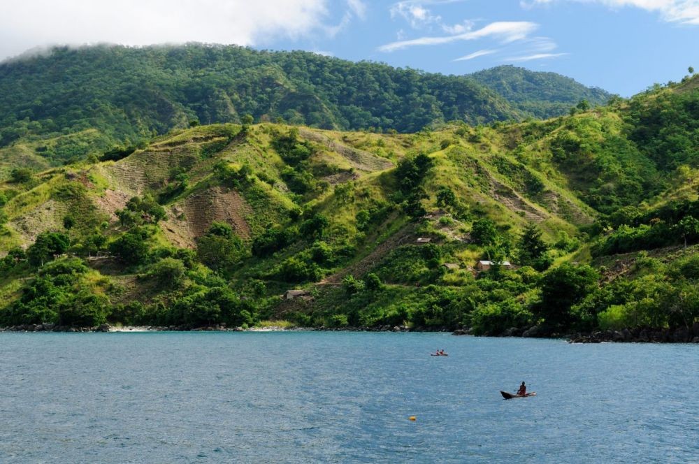 10 Danau Terbesar di Dunia dengan Panorama Paling Kece dan Menawan