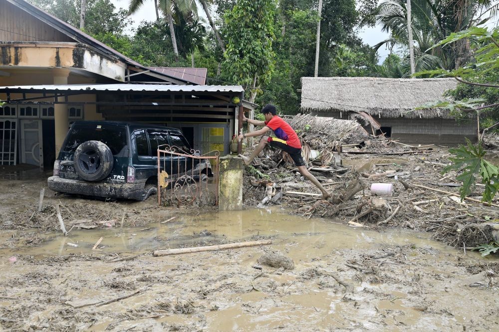 9 Daerah Jateng Dilanda Banjir, Longsor dan Angin Kencang, Warga Cuma Bergeser 