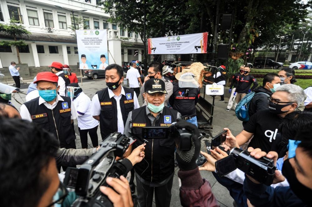 Pemkot Bandung Janjikan Bantuan Makanan untuk Warga Sekitar Secapa AD
