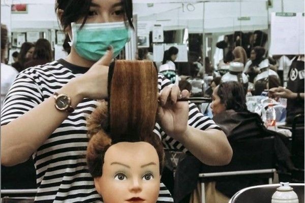 Seluruh Pekerja Salon dan Barbershop di Surabaya Akan Dites Swab