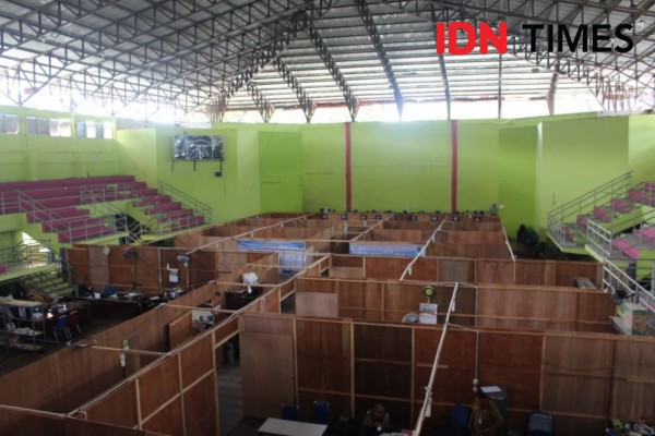 Anggota DPRD Pasaman Mengeluh Berkantor di GOR dan Dibatasi Tripleks