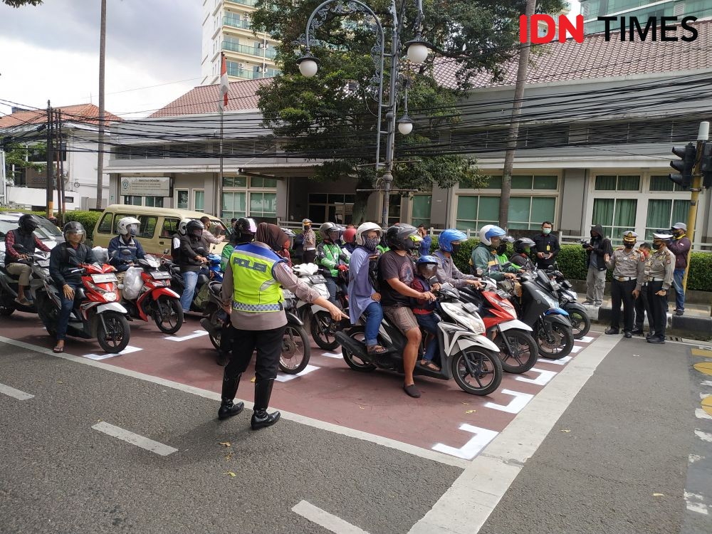 Atur Jarak Pemotor, RHK di Bandung Diberi Garis seperti Sirkuit Balap 