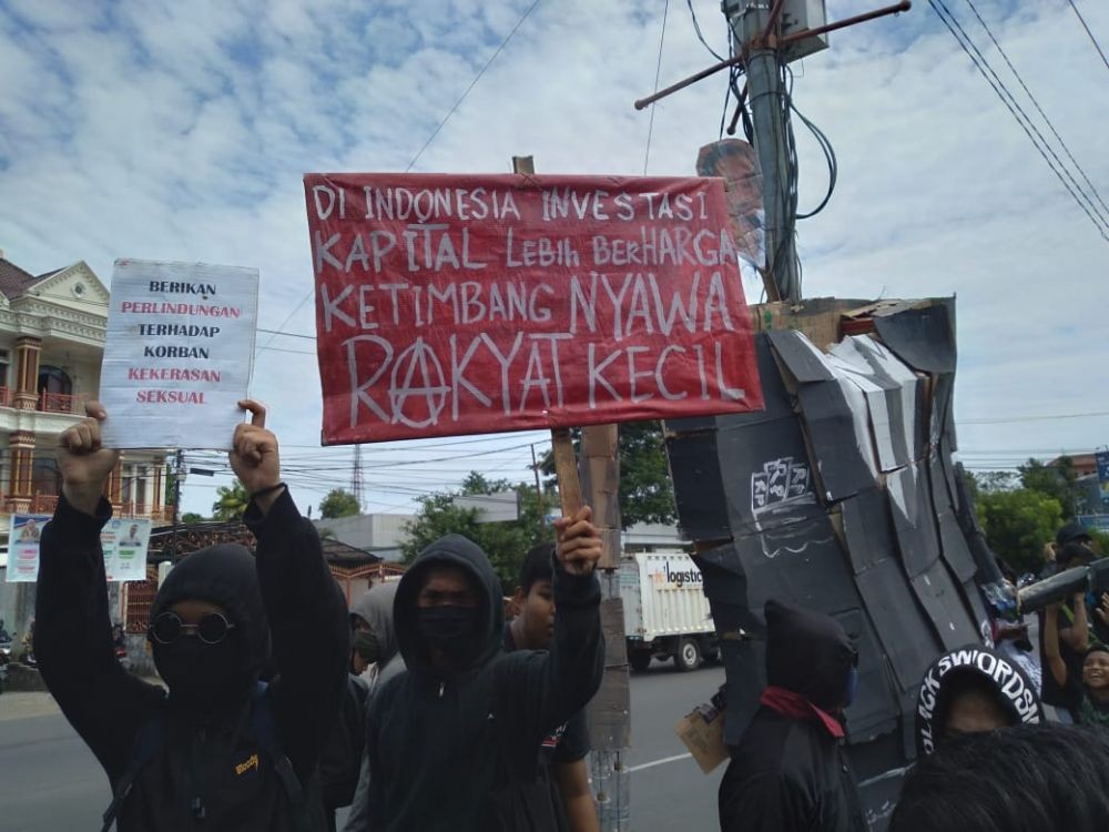 Ratusan Orang Kepung DPRD Sulsel di Makassar, Demo Tolak Omnibus Law 