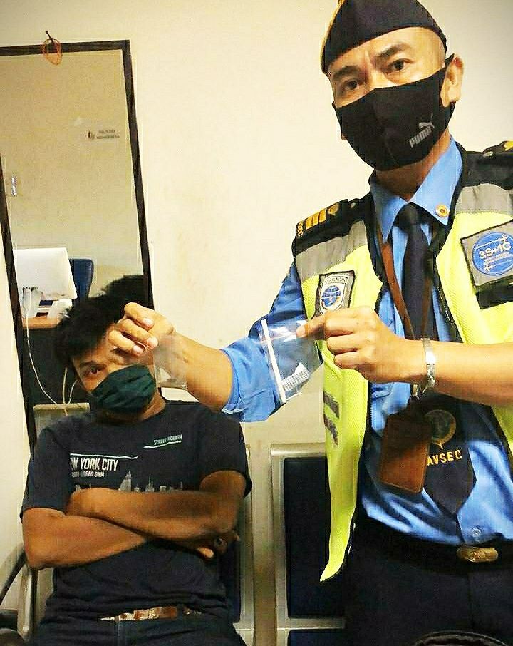 Petugas Bandara Samarinda Ciduk Pemuda asal Kukar Simpan Narkoba 