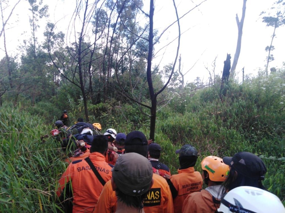 Tali Putus, Pendaki Jatuh 10 Meter di Kawah Condrodimuko Karanganyar