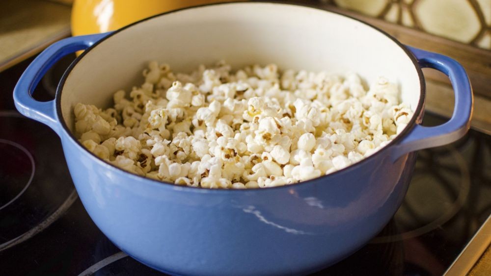 Resep Membuat Popcorn Asin Ala Bioskop Cuma Butuh 3 Bahan Kok