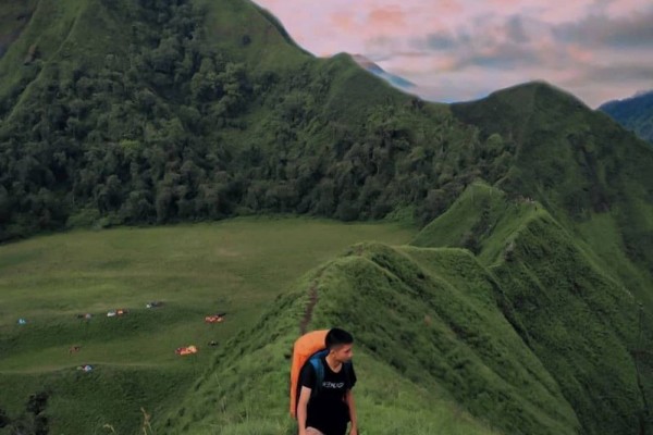 Mengobati Kerinduan Mendaki dengan Berkunjung ke Savana Propok