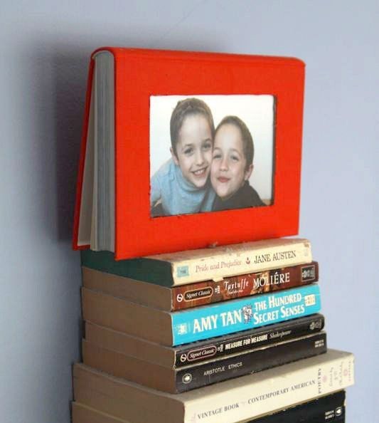 10 DIY Bingkai Foto Keren dan Unik, Dibuat dari Puzzle Hingga Keyboard
