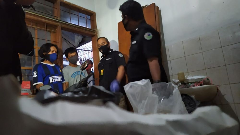 Beroperasi Selama 7 Tahun, Produsen Pil Keras Bandung Ditangkap Polda