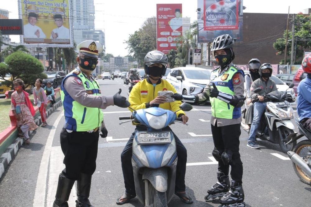 Ops Patuh Krakatau, Jangan Lupa Pakai Helm SNI, Bawa STNK, dan SIM Ya