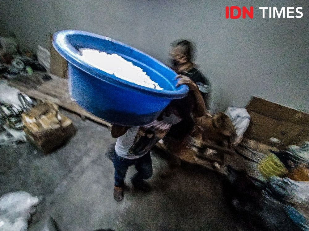 Rumah Produksi Narkoba di Bandung Raya Digeledah, 4 Pelaku Ditangkap