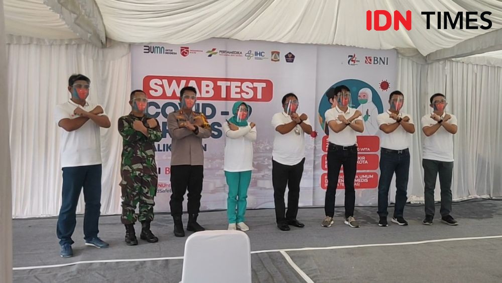 Cegah COVID-19, Ratusan Warga Balikpapan Ikut Tes Swab Massal Gratis 