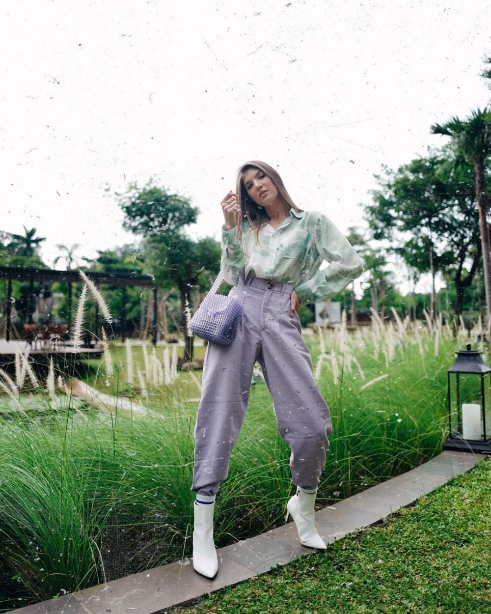 10 OOTD dengan Outfit Warna Pastel ala Artis Indonesia