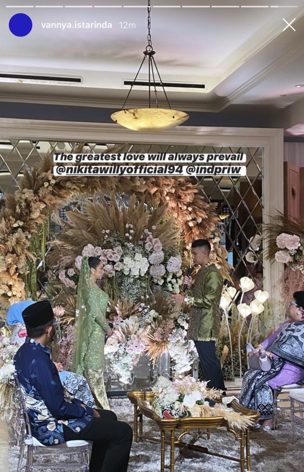 10 Potret Bahagia Lamaran Nikita Willy dan Indra Priawan