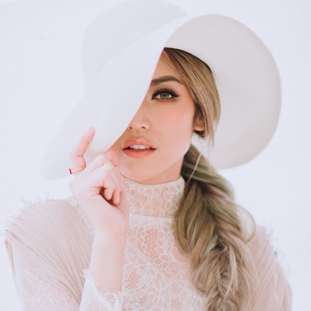 10 Inspirasi Style Rambut ala Jessica Iskandar, Keren dan Menawan!