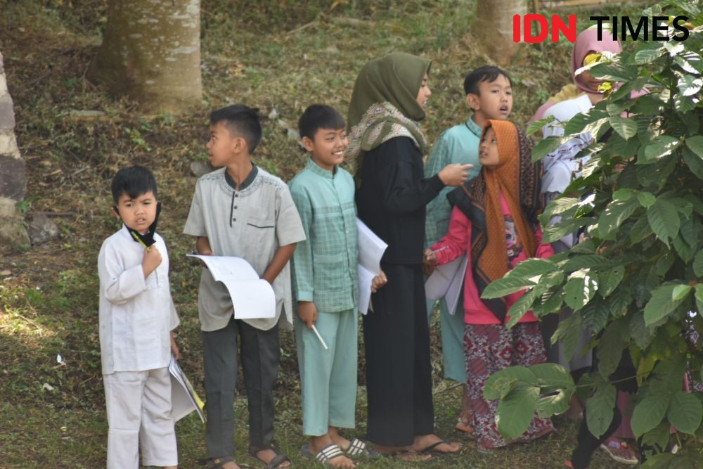 Relawan Karang Taruna Mengajar di Pelosok Desa, Dampak KMB Online
