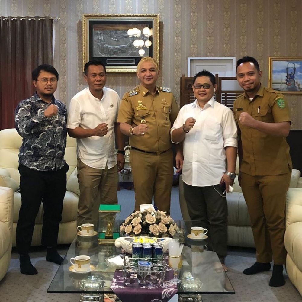 Pirang, Begini 10 Potret Pasha dengan Rambut Barunya