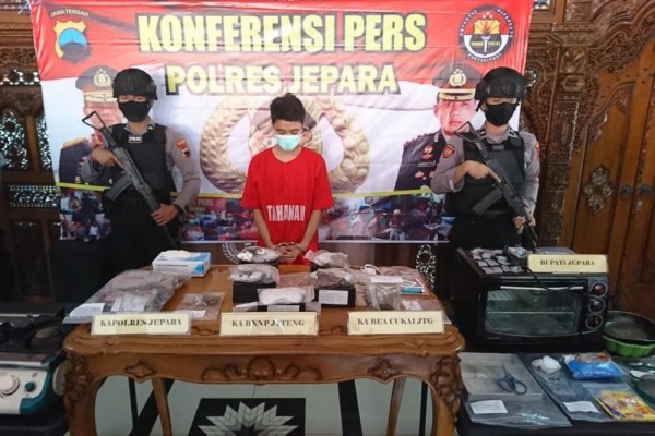 Jual Brownies dan Cookies Ganja via Online, Pemuda di Jepara Diamankan