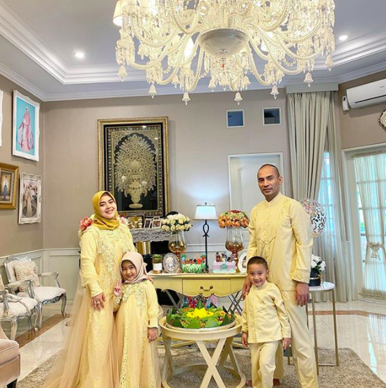 10 Keseruan Idul Adha Syahrini Plus Rayakan Ultah Keponakan Kembar