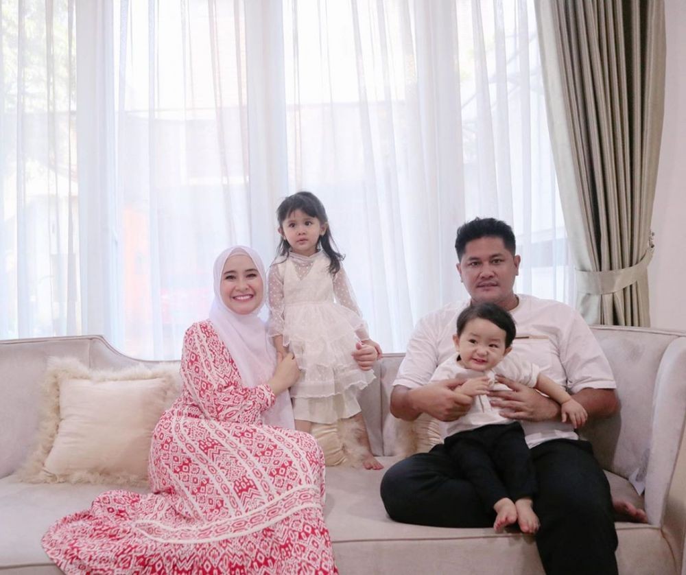 10 Gaya Keluarga Artis Rayakan Iduladha, Siapa Paling Kompak?