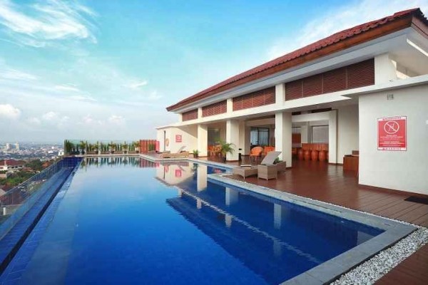 6 Penginapan di Semarang yang Ada Kolam Renang tapi Dibawah Rp400 Ribu