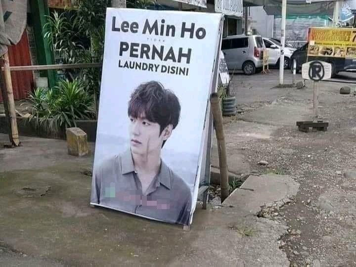 Gak Mau Ketinggalan, 10 Spanduk Jualan Ini Terinspirasi dari KPop