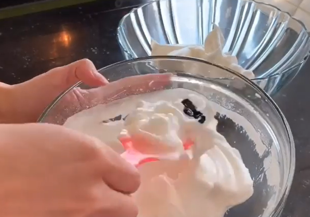 Resep Cloud Bread yang Lagi Viral di TikTok, Warnanya Cantik Banget 